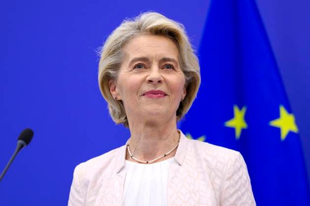 News Themen der Woche KW 29 News Bilder des Tages Politikerin Ursula von der Leyen (CDU) nach ihrer Wiederwahl zur EU-Kommissionspräsidentin im EU-Parlament in Straßburg. Straßburg, 18.07.2024 Grand Est Frankreich *** Politician Ursula von der Leyen CDU after her re-election as EU Commission President in the EU Parliament in Strasbourg Strasbourg, 18 07 2024 Grand Est France Copyright: xDwixAnoraganingrumx