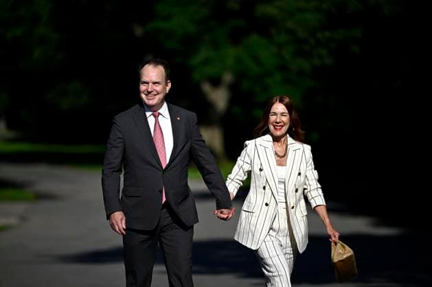 July 19, 2024, Ottawa, On, CAN: Steven MacKinnon and his wife Janelle arrive for a cabinet swearing-in ceremony at Rideau Hall in Ottawa, on Friday, July 19, 2024. Ottawa CAN  - ZUMAc35_ 20240719_zaf_c35_014 Copyright: xJustinxTangx