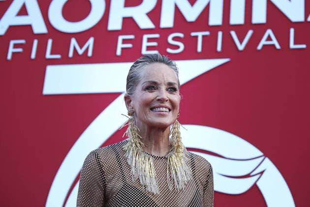 Bilder des Jahres 2024, Entertainment 07 Juli Entertainment Themen der Woche KW 29 Entertainment Bilder des Tages News - 70th Taormina Film Festival _ day 7 Sharon Stone attends the red carpet of the 70th Taormina Film Festival, day 7. during 70th Taormina Film Festival _ day 7, News in Taormina, Italy, July 19 2024 Taormina San Domenico Palace Italy Copyright: xMassimilianoxCarnabucix xLiveMediax LPN_1448026