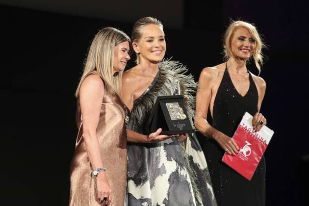 Taormina Filmfestival, Sharon Stone mit Preis für ihr Lebenswerk ausgezeichnet News - 70th Taormina Film Festival _ day 7 Sharon Stone attends the 70th Taormina Film Festival and receives the prize Cariddi d™oro for her career, day 7. during 70th Taormina Film Festival _ day 7, News in Taormina, Italy, July 19 2024 Taormina San Domenico Palace Italy Copyright: xMassimilianoxCarnabucix xLiveMediax LPN_1448293