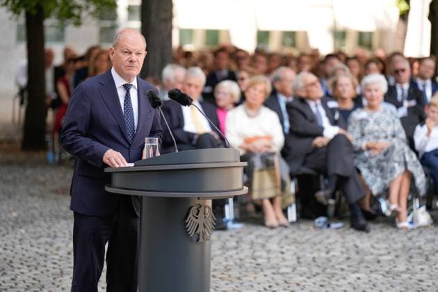 Feierstunde 20. Juli 2024, die Rede von Bundeskanzler Olaf Scholz Feierstunde am 20. Juli 2024 - 80. Jahrestag des Attentats- und Umsturzversuchs gegen Hitler im Ehrenhof des Bendlerblocks in Berlin. Bundeskanzler Olaf Scholz Berlin Berlin GER *** Ceremony July 20, 2024, the speech by Federal Chancellor Olaf Scholz Ceremony on July 20, 2024 80th anniversary of the assassination and attempted coup against Hitler in the courtyard of honor of the Bendlerblock in Berlin Federal Chancellor Olaf Scholz Berlin Berlin GER
