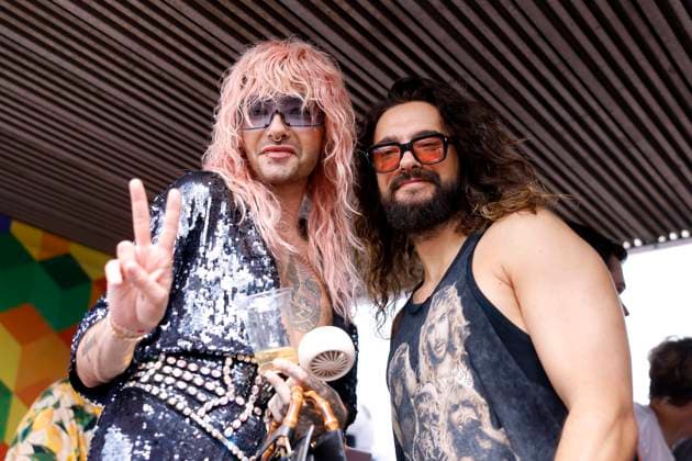 Entertainment Themen der Woche KW 29 Entertainment Bilder des Tages Die Musiker Bill Kaulitz und Tom Kaulitz von der Band Tokio Hotel zu sehen bei der CSD-Parade im Rahmen des Cologne Pride 2024. Köln, 21.07.2024 NRW Deutschland *** Musicians Bill Kaulitz and Tom Kaulitz from the band Tokio Hotel at the CSD parade as part of Cologne Pride 2024 Cologne, 21 07 2024 NRW Germany Copyright: xChristophxHardtx