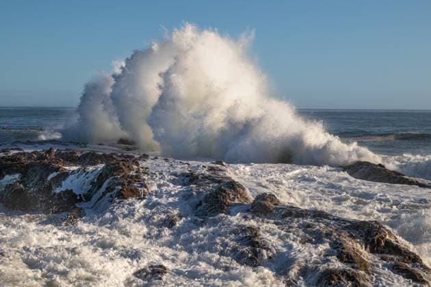 Creative Highlights World Powerful waves crash on rocky shore with dramatic spray, Snapper Rocks Gold Coast, Queensland, Australia R_FABX240711C-1477113-01