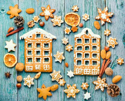 Handmade edible gingerbread house.Christmas gingerbread cookie in the form of a house. Christmas gingerbread house ,model released, Symbolfoto