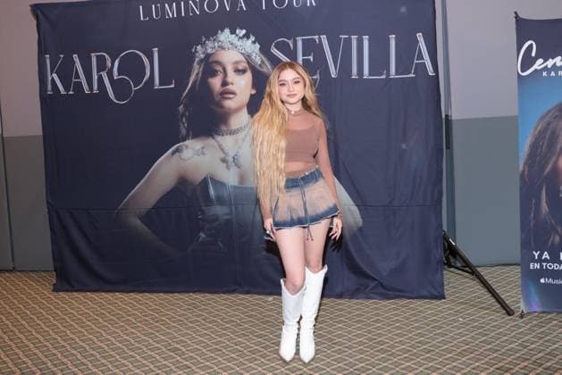 July 24, 2024, Mexico City, Ciudad de Mexico, Mexico: Mexican singer Karol Sevilla poses during a press conference for Ã¢â‚¬ËœLuminova TourÃ¢â‚¬â ¢ and promote her single Cenicienta at Belair Unique Mexico City Hotel. on July 24, 2024 in Mexico City, Mexico. Mexico City Mexico - ZUMAe321 20240724_zea_e321_027 Copyright: xYamakxPerea xEyepixxGroupx