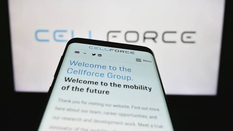 Stuttgart, Germany, 08-02-2023: Mobile phone with website of German battery company Cellforce Group GmbH on screen in front of business logo. Focus on top-left of phone display, Europe Copyright: imageBROKER TimonxSchneider ibliqx10717515.jpg