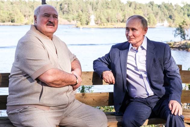 News Themen der Woche KW 30 News Bilder des Tages RUSSIA, REPUBLIC OF KARELIA - JULY 26, 2024: Russia s President Vladimir Putin (R) and Belarus President Alexander Lukashenko talk after visiting the Chapel of the Valaam Icon of the Mother of God on Svetly Island. Alexander Kazakov Russian Presidential Press and Information Office TASS  72375034