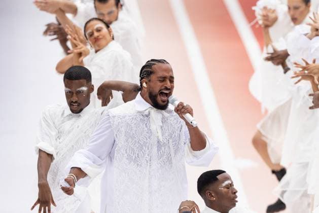 Entertainment Themen der Woche KW 30 Entertainment Bilder des Tages Slimane et Lara Fabian en showcase Ã la Basilique de Saint Denis lors des Jeux Olympiques de Paris2024 JO Slimane and Lara Fabian in showcase at the Basilica of Saint Denis during the Paris2024 Olympic Games JO , July 26, 2024 Jeremy Melloul Bestimage Slimane and Lara Fabian in showcase at the Basilica of Saint Denis during the Paris2024 Olympic Games JO , July 26, 2024 Saint Denis France  Copyright: xJeremyxMelloulx xBestimagexJeremyxMelloulx xBestimagex