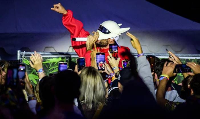 Entertainment Themen der Woche KW 30 Juicy Beats 2024 in Dortmund. ** NUR FÜR REDAKTIONELLE ZWECKE ** EDITORIAL USE ONLY **<p>Juicy Beats Festival am Samstag den 27. Juli 2024 im Westfalenpark Dortmund. Im Bild: CRO. Deutschland NRW Dortmund Copyright: RalfxRottmann *** Juicy Beats 2024 in Dortmund FOR EDITORIAL PURPOSES ONLY EDITORIAL USE ONLY p Juicy Beats Festival on Saturday, July 27, 2024 at Westfalenpark Dortmund In the picture CRO Germany NRW Dortmund Copyright RalfxRottmann Copyright: RalfxRottmann doc7whfgrqxpnq145wkop8j ,EDITORIAL USE ONLY