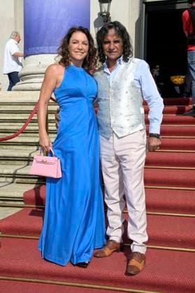 Christine Neubauer mit Partner Jose Campos beim Event Oper für alle 2024 im Rahmen der Münchner Opernfestspiele im Nationaltheater mit der Live-Opernübertragung von Giacomo Puccinis Tosca auf dem Max-Joseph-Platz. München, 27.07.2024 *** Christine Neubauer with partner Jose Campos at the Opera for All 2024 event as part of the Munich Opera Festival at the Nationaltheater with the live opera broadcast of Giacomo Puccinis Tosca on Max Joseph Platz Munich, 27 07 2024 Foto:xF.xKernx xFuturexImagex oper_muenchen_4711