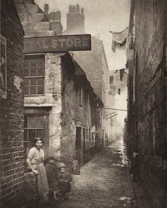 RECORD DATE NOT STATED Old Vennel Off High Street ( 2), Printed 1900. Copyright:xHeritagexArt HeritagexImagesxThomasxAnnanx IMAGO, ! ACHTUNG: AUFNAHMEDATUM GESCHÄTZT!  Copyright:HeritagexArt HeritagexImagesxThomasxAnnanx IMAGO