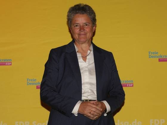deutsche FDP Politikerin Dr. Lydia Hüskens bei einer Wahlkampf Veranstaltung am 21.05.2024 in Magdeburg deutsche FDP Politikerin Dr. Lydia Hüskens bei einer Wahlkampf Veranstaltung am 21.05.2024 in der Viehbörse Magdeburg - German FDP politician Dr. Lydia Hueskens at an election campaign event on 05 21 2024 in the Magdeburg livestock exchange Copyright: xZoonar.com AxelxKammererx 21697620