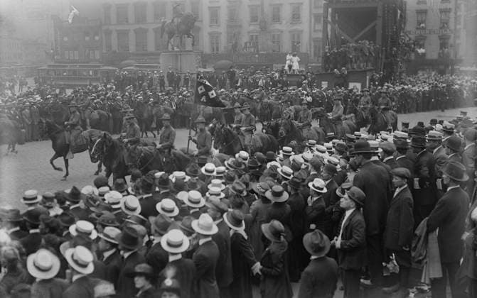 RECORD DATE NOT STATED Recruiting Parade, 1917. A parade during World War I in Union Square, New York City. Copyright:xHeritagexArt HeritagexImagesxBainxNewsxServicex IMAGO, ! ACHTUNG: AUFNAHMEDATUM GESCHÄTZT!  Copyright:HeritagexArt HeritagexImagesxBainxNewsxServicex IMAGO