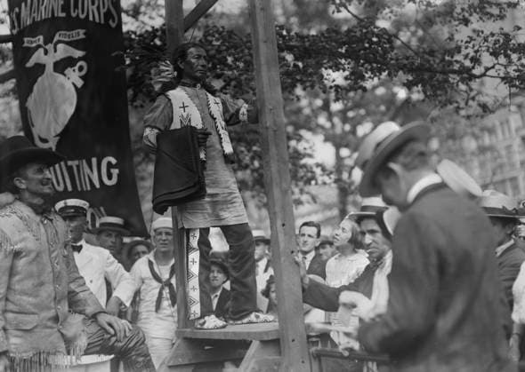 RECORD DATE NOT STATED Bald Eagle on U.S.S. Recruit, 28 Jul 1917. Native American Chief Bald Eagle during his visit to the USS Recruit, a wooden mockup of a battleship built in Union Square, New York City by the Navy to recruit seamen and sell Liberty Bonds during World War I. Copyright:xHeritagexArt HeritagexImagesxBainxNewsxServicex IMAGO, ! ACHTUNG: AUFNAHMEDATUM GESCHÄTZT!  Copyright:HeritagexArt HeritagexImagesxBainxNewsxServicex IMAGO