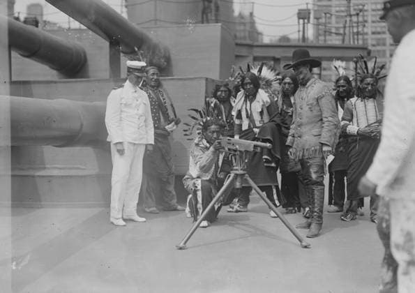 RECORD DATE NOT STATED Bald Eagle on U.S.S. Recruit, 28 Jul 1917. Lt. Wells Hawks (1870-1941), a member of the Navy s public relations team with Chief Bald Eagle and a group of Native Americans on board the USS Recruit, a wooden mockup of a battleship built in Union Square, New York City by the Navy to recruit seamen and sell Liberty Bonds during World War I. Copyright:xHeritagexArt HeritagexImagesxBainxNewsxServicex IMAGO, ! ACHTUNG: AUFNAHMEDATUM GESCHÄTZT!  Copyright:HeritagexArt HeritagexImagesxBainxNewsxServicex IMAGO