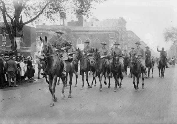 RECORD DATE NOT STATED Col. C. Vanderbilt, 30 Aug 1917 (date created or published later). Colonel Cornelius Vanderbilt, Commander of the Twenty-Second Engineers during a parade of the 27th Division (National Guard of New York) on August 30, 1917 in New York City. Copyright:xHeritagexArt HeritagexImagesxBainxNewsxServicex IMAGO, ! ACHTUNG: AUFNAHMEDATUM GESCHÄTZT!  Copyright:HeritagexArt HeritagexImagesxBainxNewsxServicex IMAGO