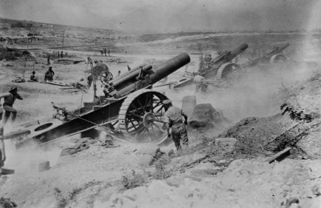 RECORD DATE NOT STATED British guns bombard Germans, Aug 1916. Three 8 inch howitzers of 39th Siege Battery, Royal Garrison Artillery (RGA), firing from the Fricourt-Mametz Valley during the Battle of the Somme, August 1916 during World War I. Copyright:xHeritagexArt HeritagexImagesxBainxNewsxServicex IMAGO, ! ACHTUNG: AUFNAHMEDATUM GESCHÄTZT!  Copyright:HeritagexArt HeritagexImagesxBainxNewsxServicex IMAGO