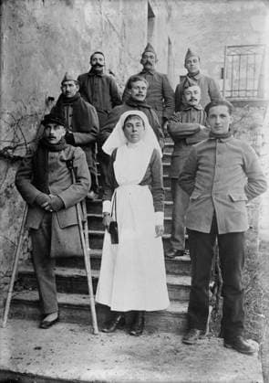 RECORD DATE NOT STATED Lady Baird & wounded at Chambery, 19 June 1918 (date created or published later). Lady Constance Barbara Baird at the Hopital Militaire Belge (Belgian Military Hospital) at Chambe?ry, France during World War I. Copyright:xHeritagexArt HeritagexImagesxBainxNewsxServicex IMAGO, ! ACHTUNG: AUFNAHMEDATUM GESCHÄTZT!  Copyright:HeritagexArt HeritagexImagesxBainxNewsxServicex IMAGO