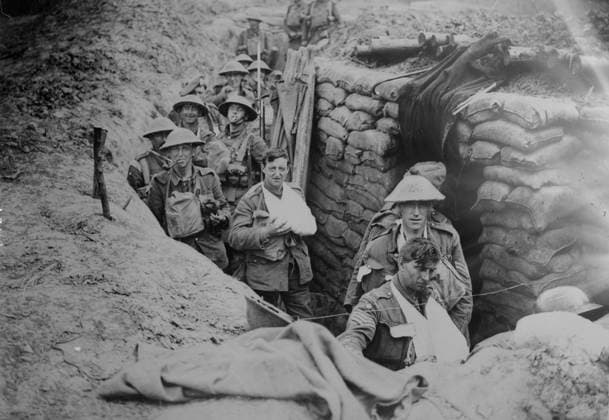 RECORD DATE NOT STATED Wounded British in trench, 18 Aug 1918. Wounded British soldiers of the 27th Brigade, 9th Division, in a trench at a regimental aid post near Outtersteene Ridge following the formation s successful attack on Outtersteene Ridge, Flanders, Belgium, August 18, 1918 during World War I. Copyright:xHeritagexArt HeritagexImagesxBainxNewsxServicex IMAGO, ! ACHTUNG: AUFNAHMEDATUM GESCHÄTZT!  Copyright:HeritagexArt HeritagexImagesxBainxNewsxServicex IMAGO