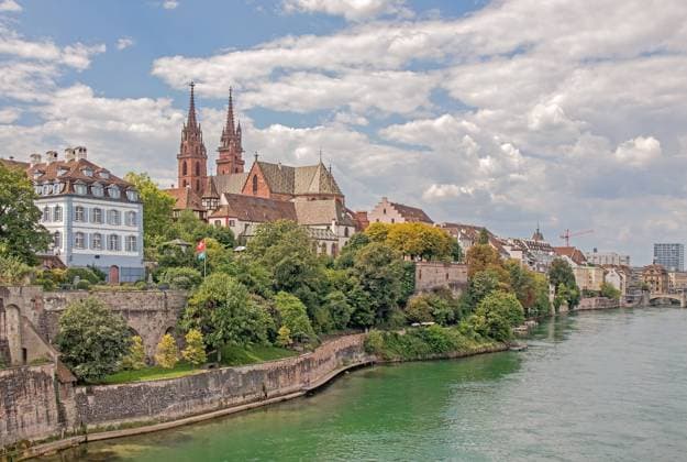 Am Rhein in Basel, Schweiz Am Rhein in Basel, Schweiz Copyright: xZoonar.com Falkex 21712763