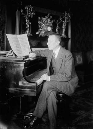 RECORD DATE NOT STATED Rachmaninoff, between c1915 and c1920. Shows Sergei Vasilievich Rachmaninoff (1873-1943) seated at a piano. Copyright:xHeritagexArt HeritagexImagesxBainxNewsxServicex IMAGO, ! ACHTUNG: AUFNAHMEDATUM GESCHÄTZT!  Copyright:HeritagexArt HeritagexImagesxBainxNewsxServicex IMAGO