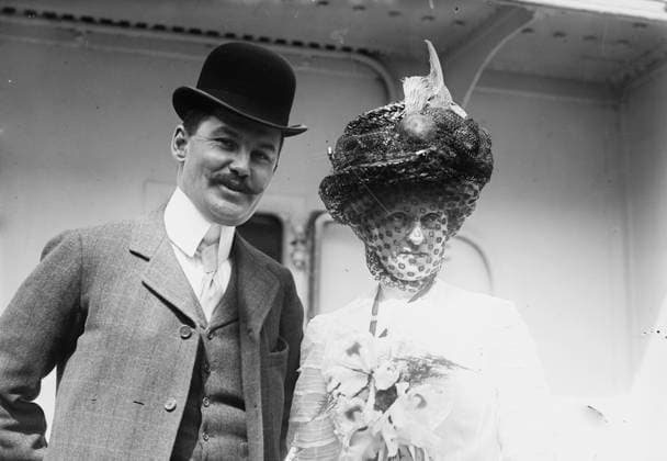 RECORD DATE NOT STATED Mr. and Mrs. C.F. Bishop, 1910. Copyright:xHeritagexArt HeritagexImagesxBainxNewsxServicex IMAGO, ! ACHTUNG: AUFNAHMEDATUM GESCHÄTZT!  Copyright:HeritagexArt HeritagexImagesxBainxNewsxServicex IMAGO