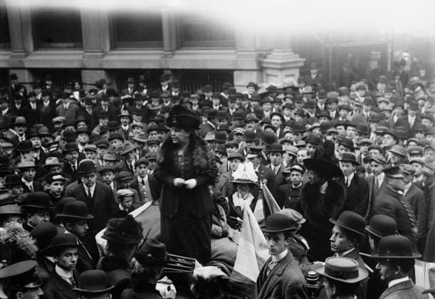 RECORD DATE NOT STATED Dr. Anna Shaw in Wall Street, 1911. Copyright:xHeritagexArt HeritagexImagesxBainxNewsxServicex IMAGO, ! ACHTUNG: AUFNAHMEDATUM GESCHÄTZT!  Copyright:HeritagexArt HeritagexImagesxBainxNewsxServicex IMAGO