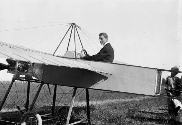 RECORD DATE NOT STATED J.M. Johnson in Bleriotype plane , between c1910 and c1915. Copyright:xHeritagexArt HeritagexImagesxBainxNewsxServicex IMAGO, ! ACHTUNG: AUFNAHMEDATUM GESCHÄTZT!  Copyright:HeritagexArt HeritagexImagesxBainxNewsxServicex IMAGO