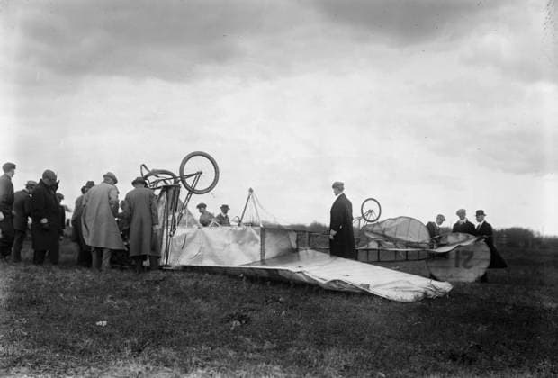 RECORD DATE NOT STATED Moissant aero. Wrecked, 1910. Copyright:xHeritagexArt HeritagexImagesxBainxNewsxServicex IMAGO, ! ACHTUNG: AUFNAHMEDATUM GESCHÄTZT!  Copyright:HeritagexArt HeritagexImagesxBainxNewsxServicex IMAGO