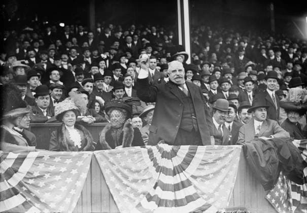 RECORD DATE NOT STATED Former Police Chief Devery opening American League Park, 1910. Copyright:xHeritagexArt HeritagexImagesxBainxNewsxServicex IMAGO, ! ACHTUNG: AUFNAHMEDATUM GESCHÄTZT!  Copyright:HeritagexArt HeritagexImagesxBainxNewsxServicex IMAGO