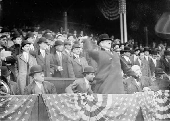 RECORD DATE NOT STATED Chas. Hyde opens American B.B. season, 1911. Copyright:xHeritagexArt HeritagexImagesxBainxNewsxServicex IMAGO, ! ACHTUNG: AUFNAHMEDATUM GESCHÄTZT!  Copyright:HeritagexArt HeritagexImagesxBainxNewsxServicex IMAGO