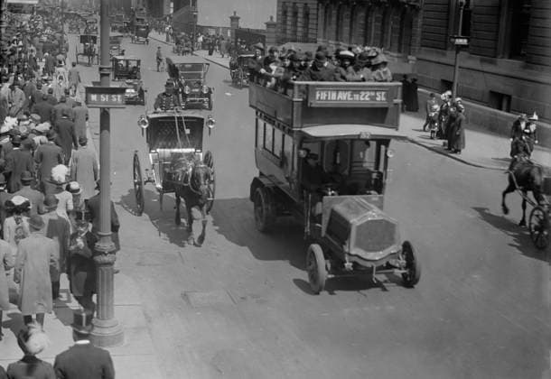 RECORD DATE NOT STATED 5th Ave. N.Y.C., between c1910 and c1915. Copyright:xHeritagexArt HeritagexImagesxBainxNewsxServicex IMAGO, ! ACHTUNG: AUFNAHMEDATUM GESCHÄTZT!  Copyright:HeritagexArt HeritagexImagesxBainxNewsxServicex IMAGO