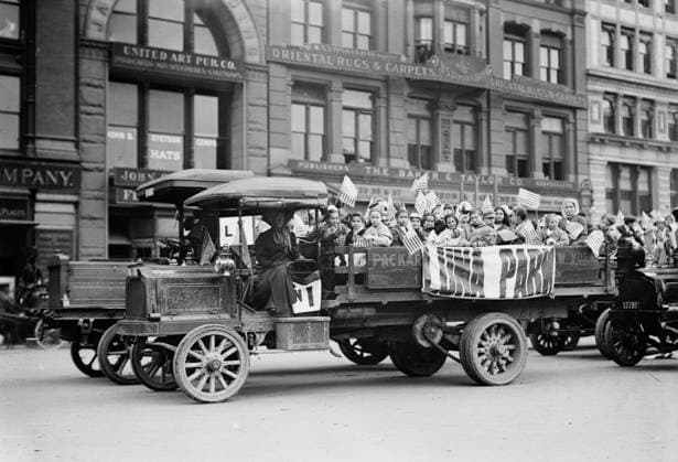 RECORD DATE NOT STATED Orphans going to Coney Island, 1911. Copyright:xHeritagexArt HeritagexImagesxBainxNewsxServicex IMAGO, ! ACHTUNG: AUFNAHMEDATUM GESCHÄTZT!  Copyright:HeritagexArt HeritagexImagesxBainxNewsxServicex IMAGO