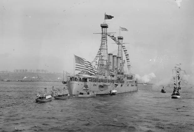 RECORD DATE NOT STATED CONNECTICUT U.S.N. saluting MAYFLOWER, 1914. Shows the battleship Connecticut saluting the presidential yacht Mayflower. Probably part of a naval review for President William Howard Taft in New York City, October 14, 1912. Copyright:xHeritagexArt HeritagexImagesxBainxNewsxServicex IMAGO, ! ACHTUNG: AUFNAHMEDATUM GESCHÄTZT!  Copyright:HeritagexArt HeritagexImagesxBainxNewsxServicex IMAGO