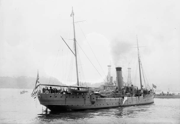 RECORD DATE NOT STATED Dolphin, 1912. Shows an auxiliary dispatch ship which was probably part of the naval review for President William Howard Taft in New York City, October 14, 1912. Copyright:xHeritagexArt HeritagexImagesxBainxNewsxServicex IMAGO, ! ACHTUNG: AUFNAHMEDATUM GESCHÄTZT!  Copyright:HeritagexArt HeritagexImagesxBainxNewsxServicex IMAGO
