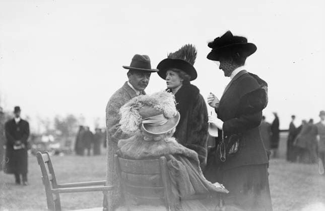 RECORD DATE NOT STATED Mr. and Mrs. A. Belmont; Mrs. B. Duncan, between c1910 and c1915. Shows English actress Eleanor Robson Belmont (1879-1979). Copyright:xHeritagexArt HeritagexImagesxBainxNewsxServicex IMAGO, ! ACHTUNG: AUFNAHMEDATUM GESCHÄTZT!  Copyright:HeritagexArt HeritagexImagesxBainxNewsxServicex IMAGO