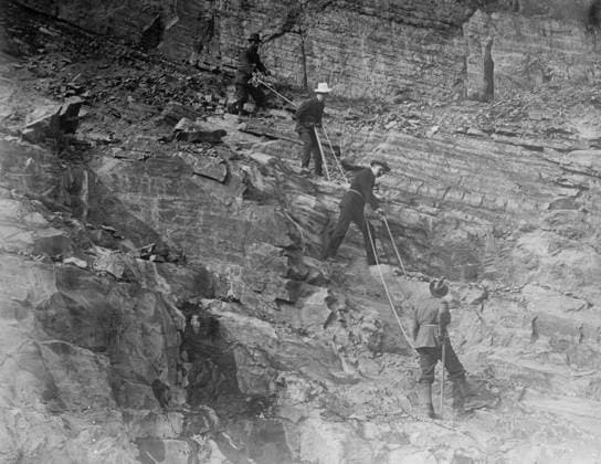 RECORD DATE NOT STATED Swiss guides on Canadian Pacific Rd., between c1910 and c1915. Copyright:xHeritagexArt HeritagexImagesxBainxNewsxServicex IMAGO, ! ACHTUNG: AUFNAHMEDATUM GESCHÄTZT!  Copyright:HeritagexArt HeritagexImagesxBainxNewsxServicex IMAGO