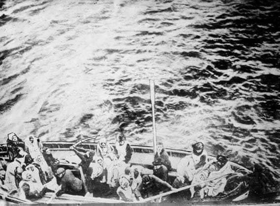 RECORD DATE NOT STATED Titanic survivors on way to rescue-ship Carpathia, 1912. Related to the disaster of the RMS Titanic, which struck an iceberg in April 1912 and sank, killing more than 1,500 people. Copyright:xHeritagexArt HeritagexImagesxBainxNewsxServicex IMAGO, ! ACHTUNG: AUFNAHMEDATUM GESCHÄTZT!  Copyright:HeritagexArt HeritagexImagesxBainxNewsxServicex IMAGO
