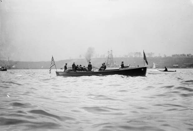 RECORD DATE NOT STATED Pres t Taft at Naval Review, 1912. Shows President William Howard Taft on boat at a naval review in New York City, October 14, 1912. Copyright:xHeritagexArt HeritagexImagesxBainxNewsxServicex IMAGO, ! ACHTUNG: AUFNAHMEDATUM GESCHÄTZT!  Copyright:HeritagexArt HeritagexImagesxBainxNewsxServicex IMAGO