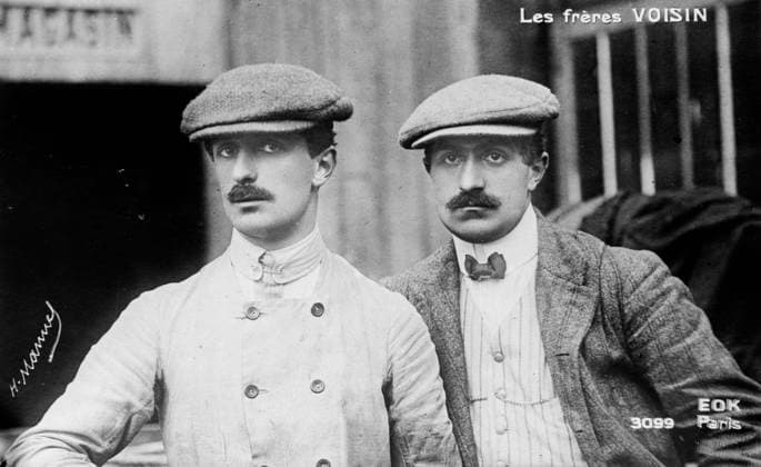 RECORD DATE NOT STATED The Voisin brothers, French aviation pioneers. Gabriel Voisin (1880-1973), on the left, and Charles Voisin (1882-1912), on the right, (1912?). Copyright:xHeritagexArt HeritagexImagesxBainxNewsxServicex IMAGO, ! ACHTUNG: AUFNAHMEDATUM GESCHÄTZT!  Copyright:HeritagexArt HeritagexImagesxBainxNewsxServicex IMAGO