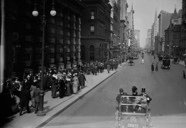 RECORD DATE NOT STATED 5th Ave. above 42d i.e., 42nd St. Sunday, 3 23 13, 1913. Shows Fifth Avenue, New York City on Easter day, March 23, 1913. Copyright:xHeritagexArt HeritagexImagesxBainxNewsxServicex IMAGO, ! ACHTUNG: AUFNAHMEDATUM GESCHÄTZT!  Copyright:HeritagexArt HeritagexImagesxBainxNewsxServicex IMAGO