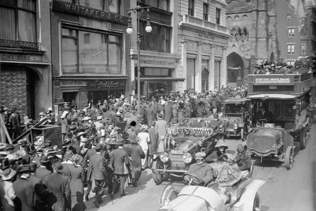 RECORD DATE NOT STATED 5th Ave., Easter, 13, 1913. Shows Fifth Avenue, New York City on Easter day, March 23, 1913. Copyright:xHeritagexArt HeritagexImagesxBainxNewsxServicex IMAGO, ! ACHTUNG: AUFNAHMEDATUM GESCHÄTZT!  Copyright:HeritagexArt HeritagexImagesxBainxNewsxServicex IMAGO