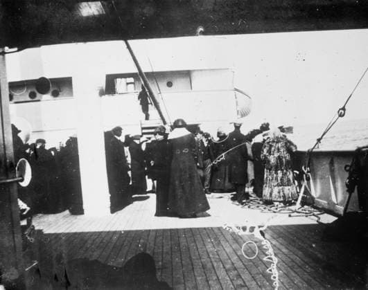 RECORD DATE NOT STATED Survivors of TITANIC on CARPATHIA, 1912. Related to the disaster of the RMS TITANIC, which struck an iceberg in April 1912 and sank, killing more than 1,500 people. Copyright:xHeritagexArt HeritagexImagesxBainxNewsxServicex IMAGO, ! ACHTUNG: AUFNAHMEDATUM GESCHÄTZT!  Copyright:HeritagexArt HeritagexImagesxBainxNewsxServicex IMAGO