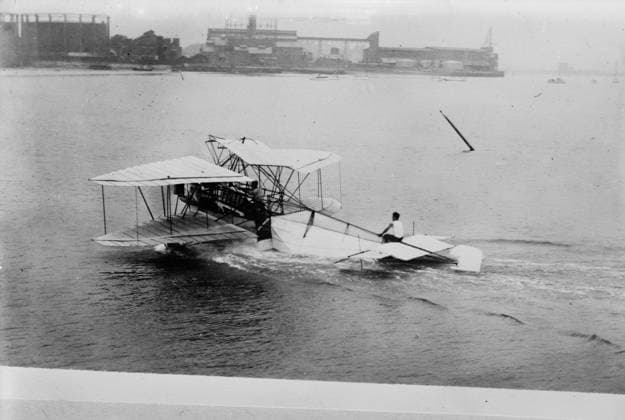 RECORD DATE NOT STATED Harriman Hydroaeroplane, between c1910 and c1915. Shows hydroplane designed by Frank Herbert Bert Harriman, an early aviation pioneer. Copyright:xHeritagexArt HeritagexImagesxBainxNewsxServicex IMAGO, ! ACHTUNG: AUFNAHMEDATUM GESCHÄTZT!  Copyright:HeritagexArt HeritagexImagesxBainxNewsxServicex IMAGO