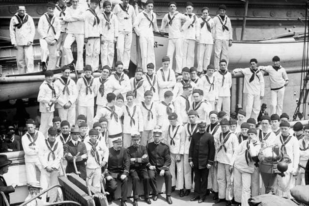 RECORD DATE NOT STATED Boy sailors on the USS Newport, between c1910 and c1915. Copyright:xHeritagexArt HeritagexImagesxBainxNewsxServicex IMAGO, ! ACHTUNG: AUFNAHMEDATUM GESCHÄTZT!  Copyright:HeritagexArt HeritagexImagesxBainxNewsxServicex IMAGO