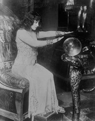 RECORD DATE NOT STATED Pauline Frederick - Potiphar s wife, between c1910 and c1915. Shows actress Pauline Frederick (1883-1938). Copyright:xHeritagexArt HeritagexImagesxBainxNewsxServicex IMAGO, ! ACHTUNG: AUFNAHMEDATUM GESCHÄTZT!  Copyright:HeritagexArt HeritagexImagesxBainxNewsxServicex IMAGO