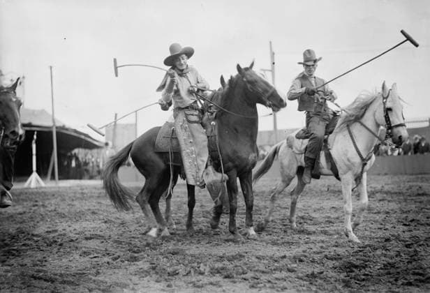 RECORD DATE NOT STATED Wild West Polo, Coney Isl., between c1910 and c1915. Copyright:xHeritagexArt HeritagexImagesxBainxNewsxServicex IMAGO, ! ACHTUNG: AUFNAHMEDATUM GESCHÄTZT!  Copyright:HeritagexArt HeritagexImagesxBainxNewsxServicex IMAGO