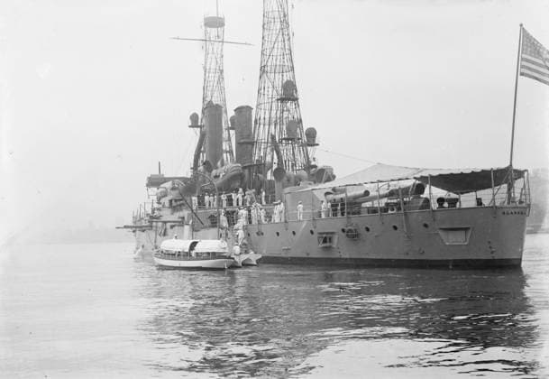 RECORD DATE NOT STATED Naval Militia boarding ALABAMA, between c1910 and c1915. Copyright:xHeritagexArt HeritagexImagesxBainxNewsxServicex IMAGO, ! ACHTUNG: AUFNAHMEDATUM GESCHÄTZT!  Copyright:HeritagexArt HeritagexImagesxBainxNewsxServicex IMAGO