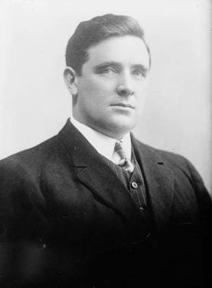 RECORD DATE NOT STATED Edw. J. McNamara, 1913. Shows portrait of Edward James McNamara (1884-1944) who was a police officer in Paterson, New Jersey when he was discovered to have an excellent tenor voice and went on to sing and act on Broadway and in films. Copyright:xHeritagexArt HeritagexImagesxBainxNewsxServicex IMAGO, ! ACHTUNG: AUFNAHMEDATUM GESCHÄTZT!  Copyright:HeritagexArt HeritagexImagesxBainxNewsxServicex IMAGO
