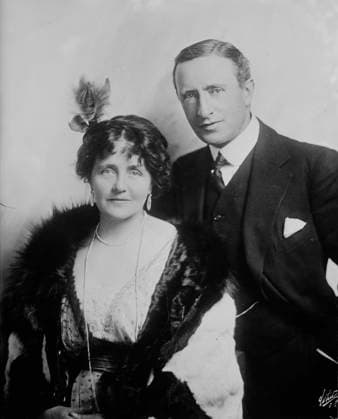 RECORD DATE NOT STATED Eva Moore and H.V. Esmond, between c1910 and c1915. Copyright:xHeritagexArt HeritagexImagesxBainxNewsxServicex IMAGO, ! ACHTUNG: AUFNAHMEDATUM GESCHÄTZT!  Copyright:HeritagexArt HeritagexImagesxBainxNewsxServicex IMAGO
